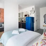 Bk Studio - Cozy And Modern Close To National Stadium