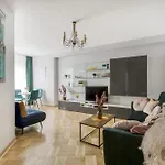 Gama Great Location & Famili Apartment 120M 2-12 People