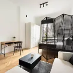 Saxon Garden Prestige Studio