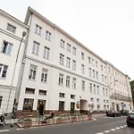 Saxon Garden Prestige Studio