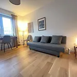 New 2Floor Apartment Security Park Mall Ski Airport