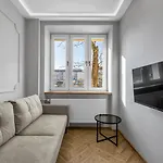 Stylish Wola Apartment - 30M2, Trams Nearby - By Rentujemy