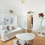 Plac Konstytucji 2 By Nyx Apart