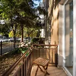 Saska Kepa Loft Style Apartment