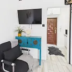 Comfortable Studio In Warsaw\'S Mokotow District Next To The Metro By Noclegi Renters