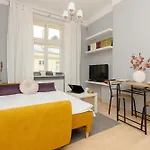 Sunny Studio Lwowska Street Metro By Noclegi Renters