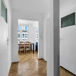 Wspolna City Centre Apartment