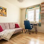Broniewskiego Apartment