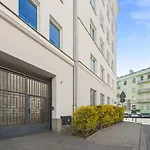 Bright Apartments With Air Conditioning Near The Copernicus Science Center In Warsaw By Noclegi Renters