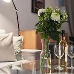 Centrum Miasta! Oddzielna Kuchnia! 14 Pietro! 2 Sypialnie!