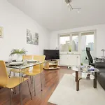 Beautiful City Apartment By Noclegi Renters