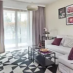 Modern Zoliborz Lux Apartment Near City Center With Parking And Garden