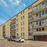 Old Town Apartment Next To Metro By Noclegi Renters