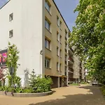 Old Town Apartment Next To Metro By Noclegi Renters