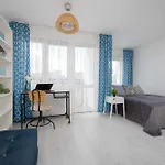Bright Apartments Close To City Centre By Noclegi Renters