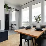 Family Apartment Near Old Town By Noclegi Renters
