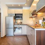 Spacious & Bright Apartment On Mokotow By Noclegi Renters