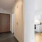 Chic Apartments - Modern And Cozy - Central Location - Pereca