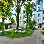 Nathan\'S Villa Hostel