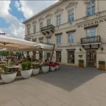 P&O Apartments Plac Trzech Krzyzy