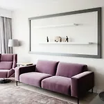 Luxlux Apartments Metro Slodowiec