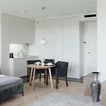 Luxlux Apartments Metro Slodowiec