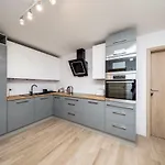 6 Cities Rooms