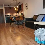 Apartament metro rondo Onz