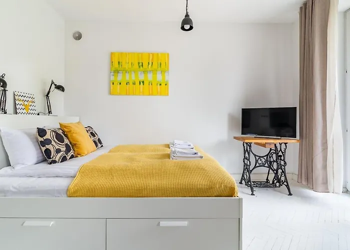 Rent Like Home - Wilcza 22A