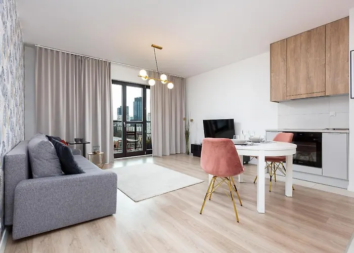 Metro Płocka Exquisite Apartment by Renters