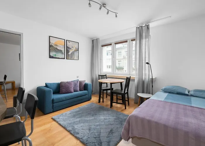 Warsaw Central Apartment Zlota