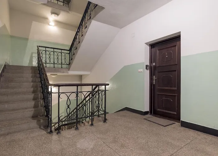 Old Town Ruby Apartment