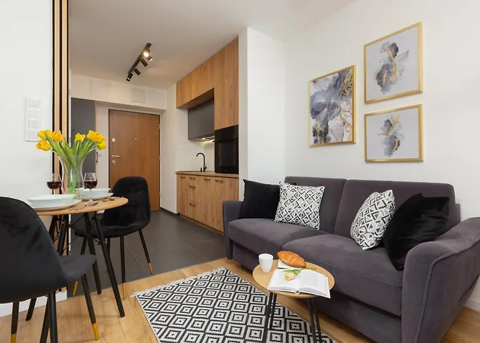 Warsaw Praga Kokoryczki Apartments with Parking by Renters
