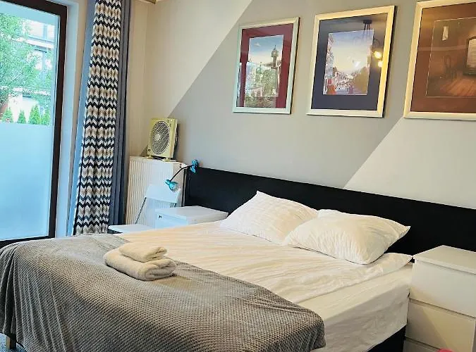 Airport Comfy Guest Home