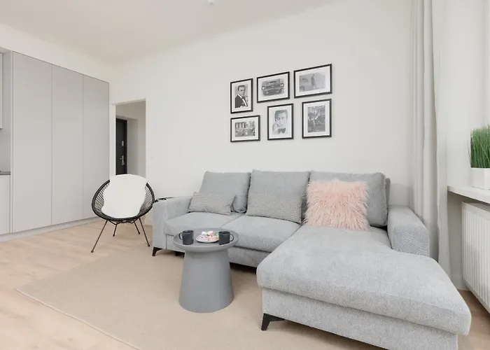 Srodmiescie Modern Apartment Krucza By Renters Prestige