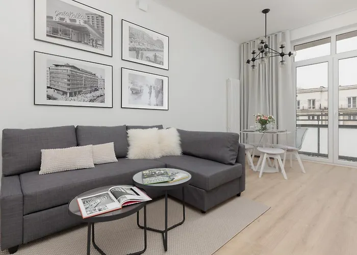Spacious Apartment With Panoramic View Of Warsaw By Noclegi Renters
