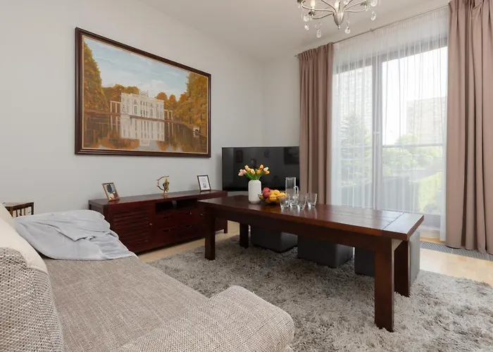 Comfy & Classy Apartment Near Cos Torwar By Noclegi Renters