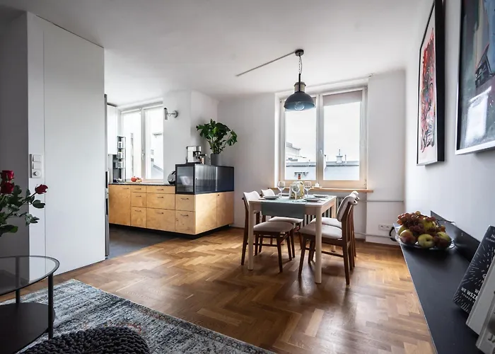 Oomph Urbanvibe Centrum Stylish 2Br Hideaway