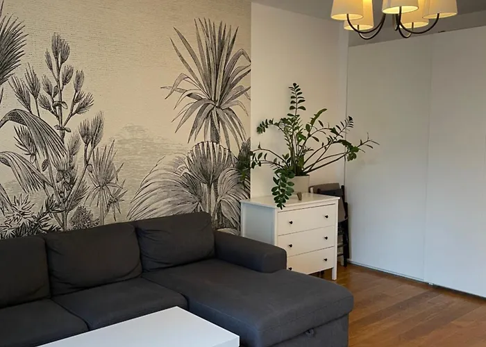 Family Apartment On Saska Kepa