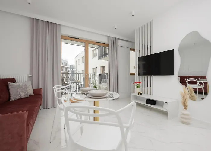 Air-Conditioned Studio With Balcony By Noclegi Renters