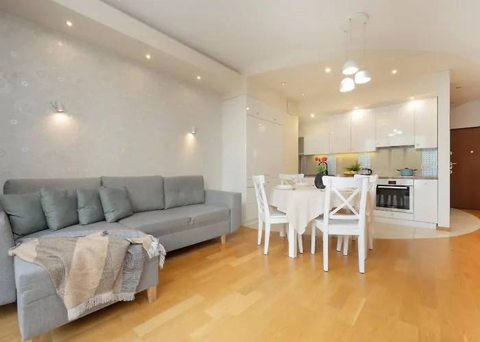 Beautiful Apartment With Spacious Terrace By Noclegi Renters