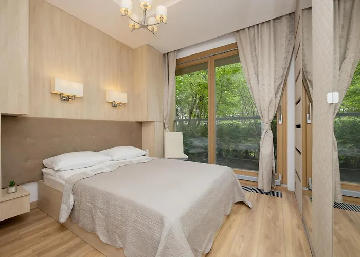 Apartment With Balcony In The Wola District Of Warsaw By Noclegi Renters