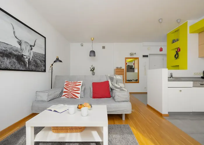 Sunny Apartment In The Heart Of Warsaw By Noclegi Renters