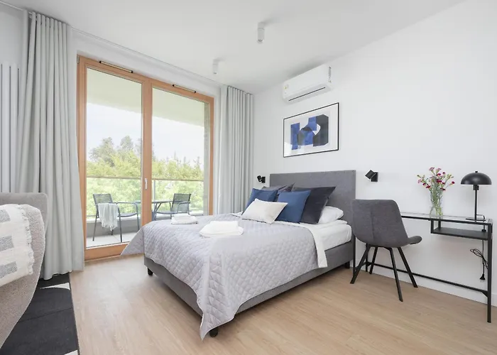 Exclusive And Modern Studios In Warsaw With Air Conditioning And Desk By Renters Prestige
