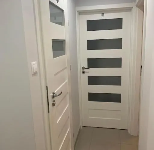 Cozy Private Room Near Metro Ratusz