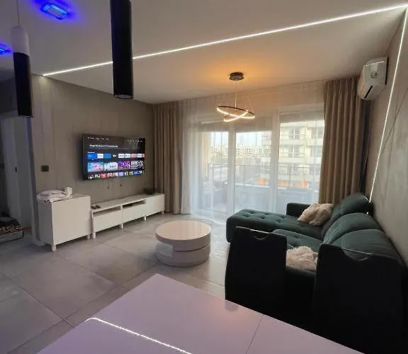 Airport Apartment Cybernetyki