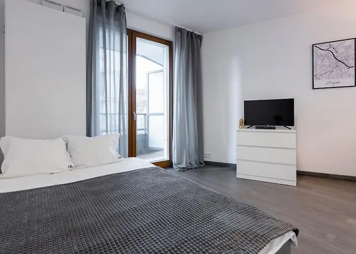 Golden Apartments Warsaw Solidarnosci 60B 37