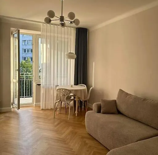 Beautiful Apartment In The Old Town Area Zoliborz