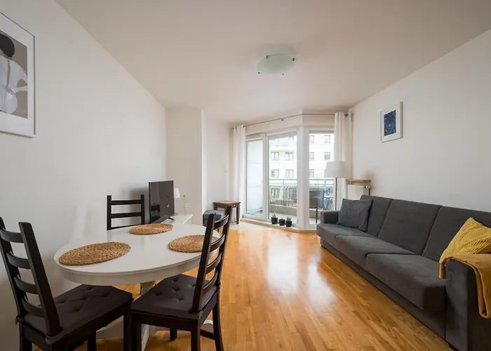 Metro Ksiecia Janusza Cosy Apartment
