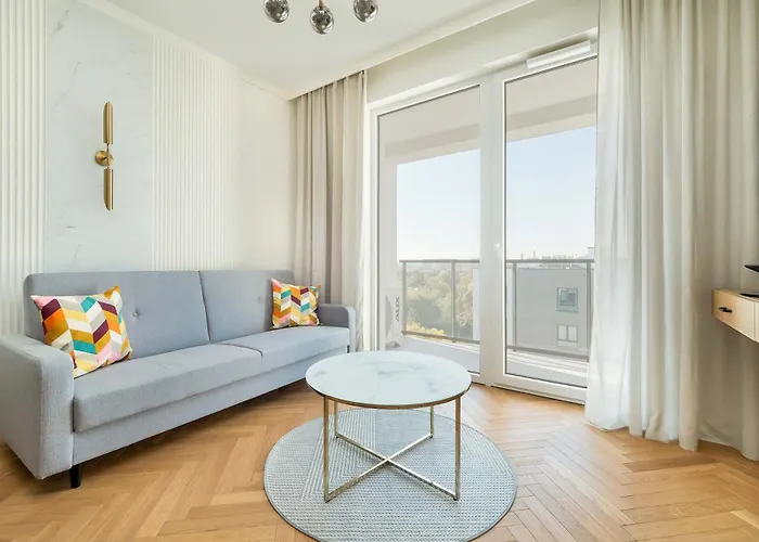 Air Conditioned Apartment In Warsaw With Parking And Bathtub By Noclegi Renters